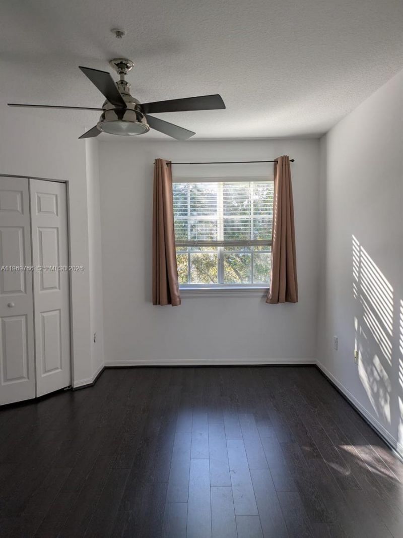 6831 SW 44th St, Unit 302, Miami, FL 33155 Photo