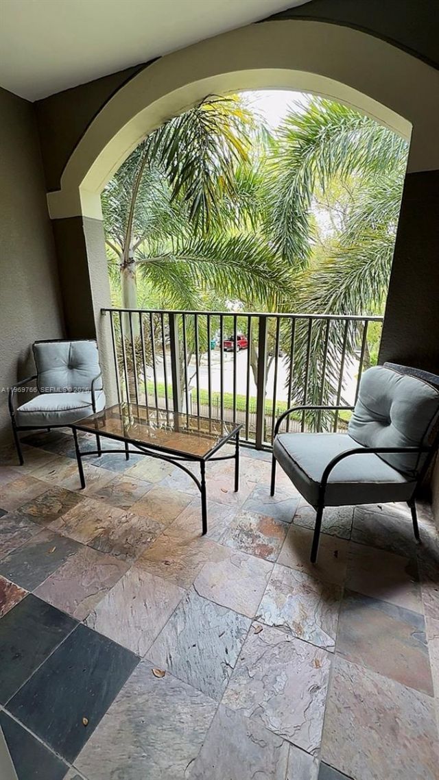 6831 SW 44th St, Unit 302, Miami, FL 33155 Photo