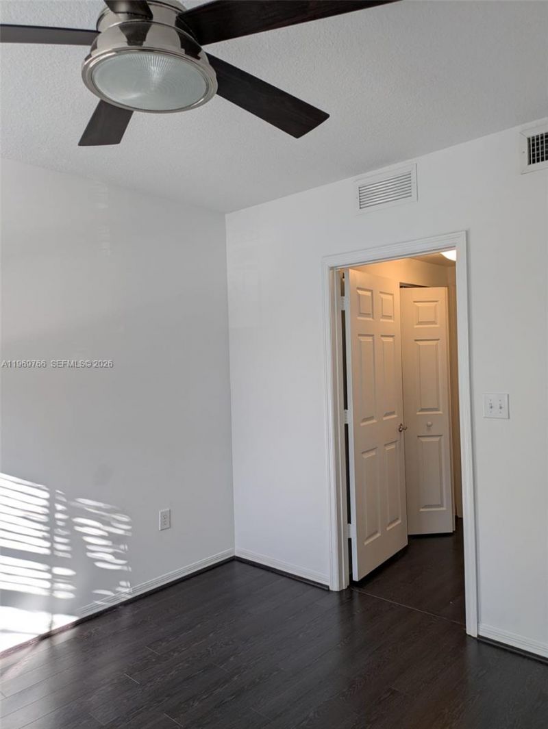 6831 SW 44th St, Unit 302, Miami, FL 33155 Photo