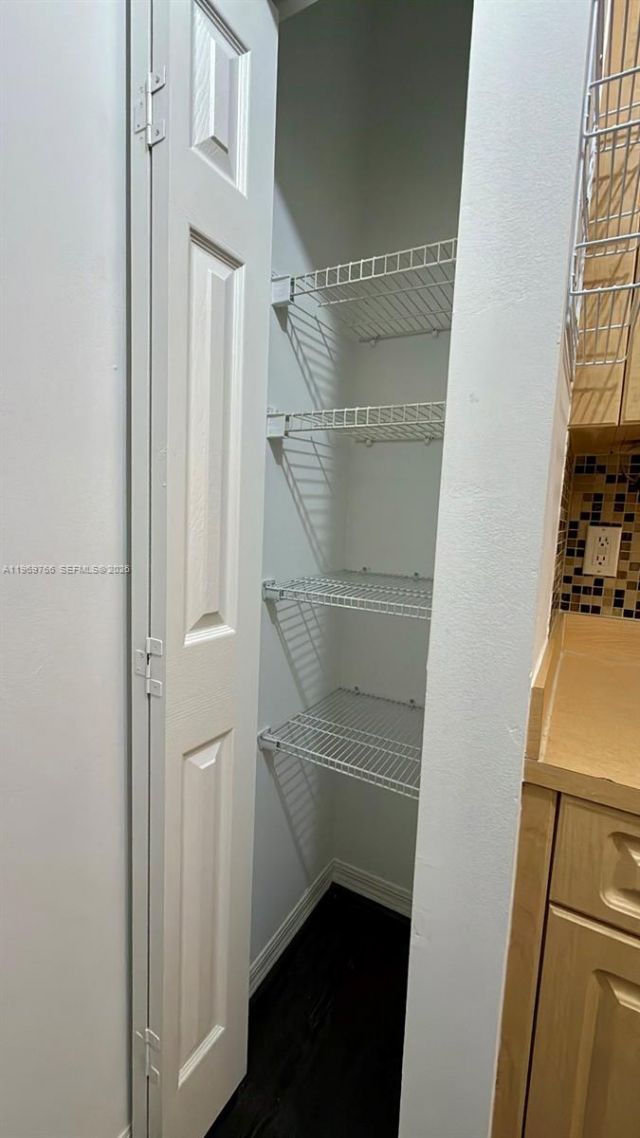 6831 SW 44th St, Unit 302, Miami, FL 33155 Photo