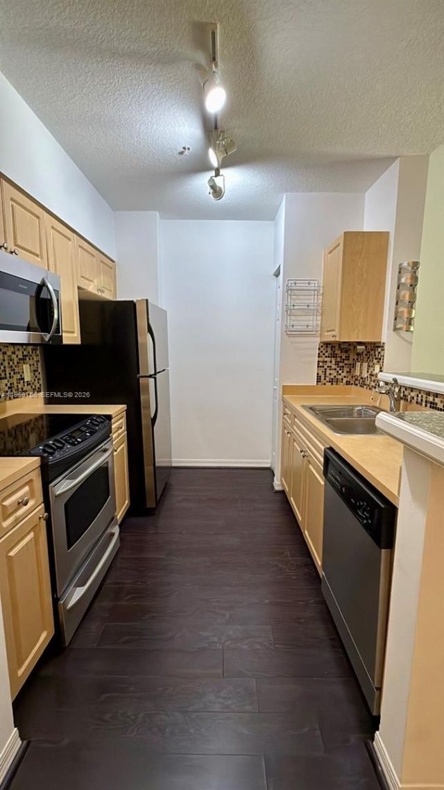 6831 SW 44th St, Unit 302, Miami, FL 33155 Photo