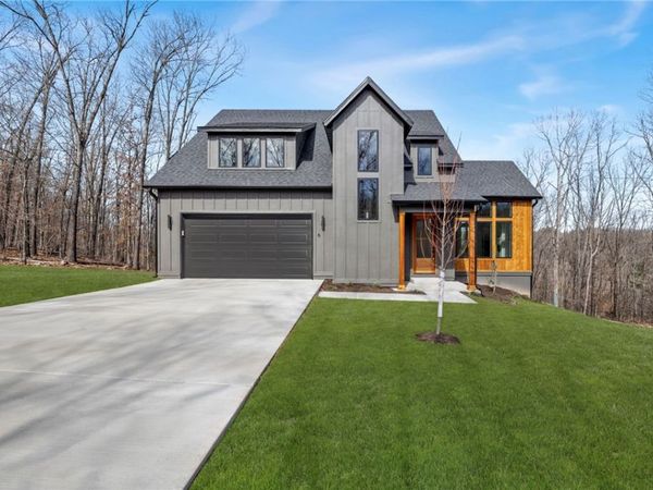 6 Kinloch Drive, Bella Vista, AR 72715