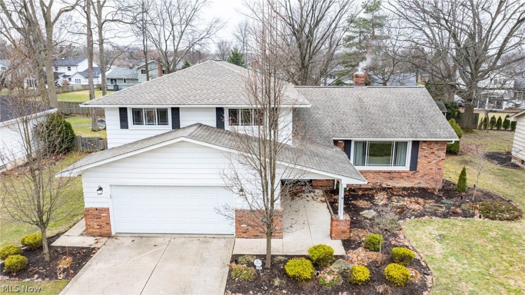 1908 Bromton Drive, Lyndhurst, OH 44124 Main Photo