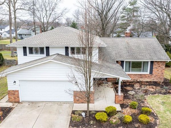 1908 Bromton Drive, Lyndhurst, OH 44124