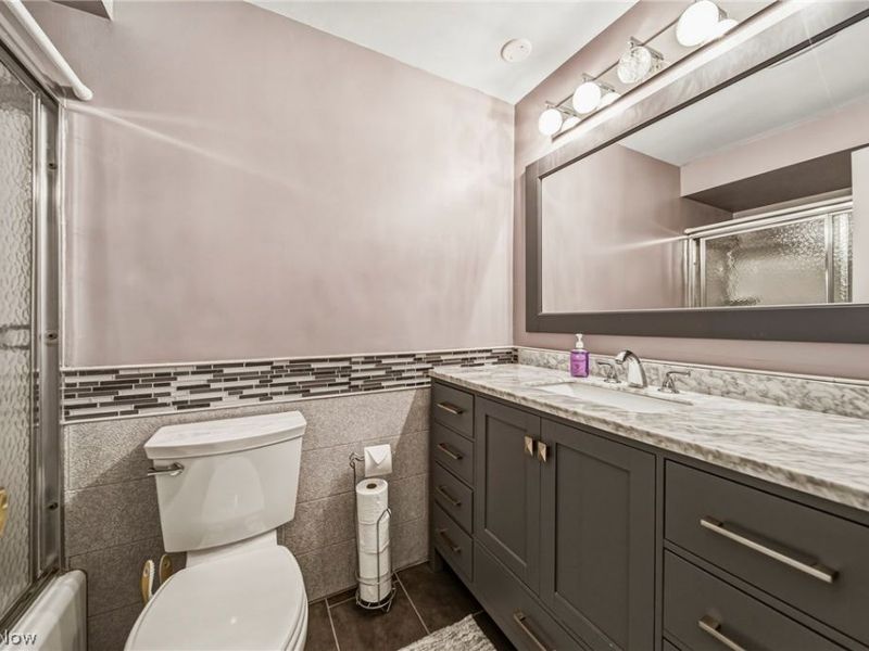 1908 Bromton Drive, Lyndhurst, OH 44124 Photo 19