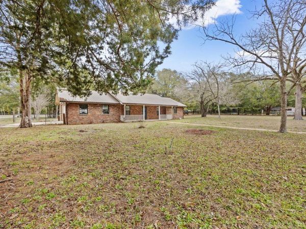 750 W Orange Avenue, DeFuniak Springs, FL 32435