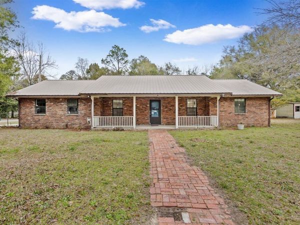 750 W Orange Avenue, DeFuniak Springs, FL 32435