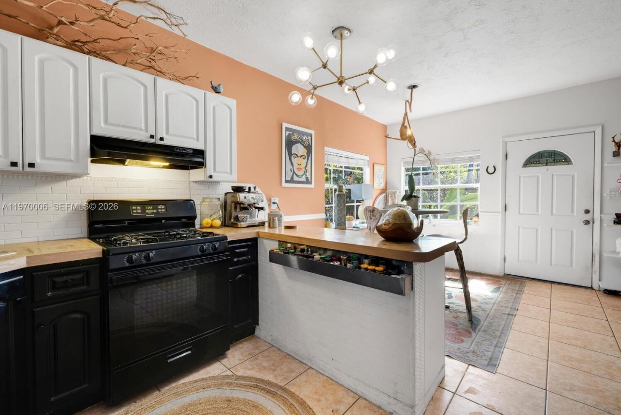 645 NE 62nd St, Miami, FL 33138 Photo