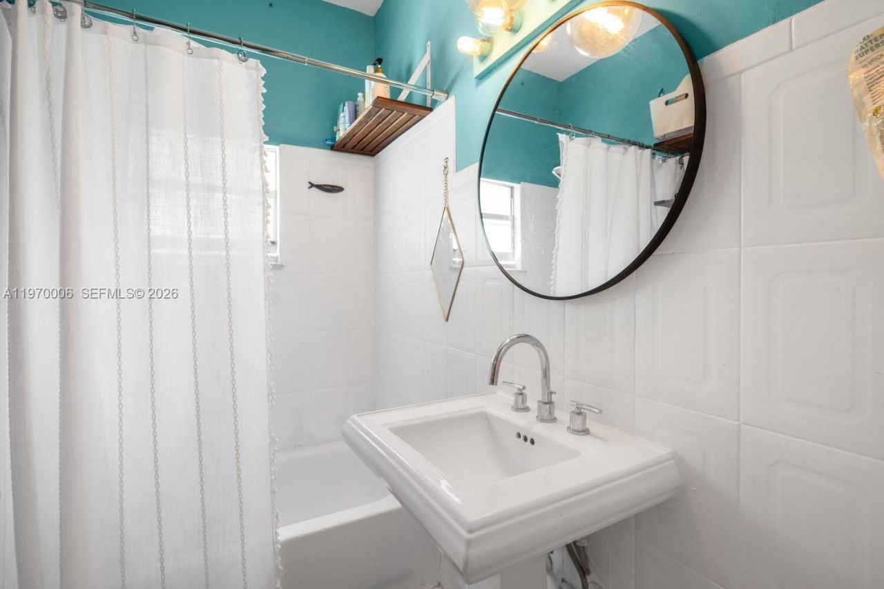 645 NE 62nd St, Miami, FL 33138 Photo