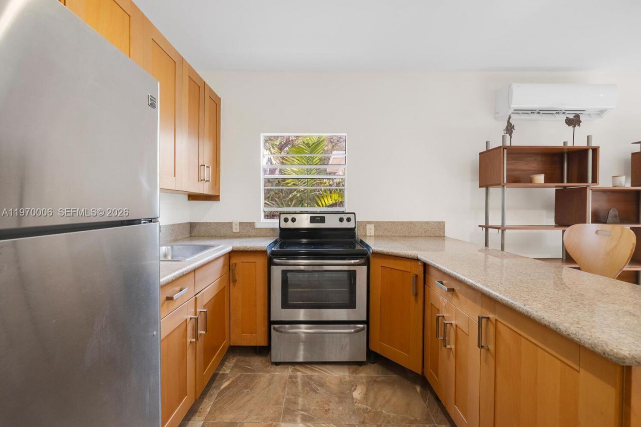 645 NE 62nd St, Miami, FL 33138 Photo