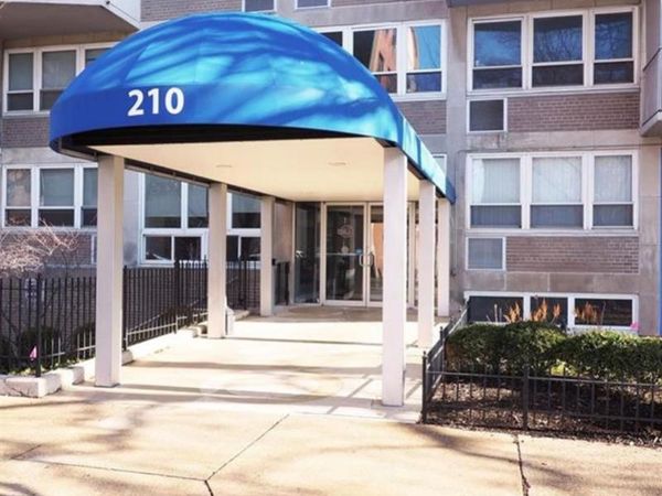 210 N 17th Street, St Louis, MO 63103