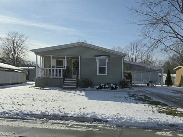 7 Michael Drive, Olmsted Twp, OH 44138