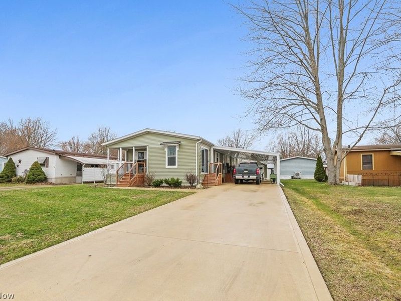 7 Michael Drive, Olmsted Township, OH 44138 Photo 2