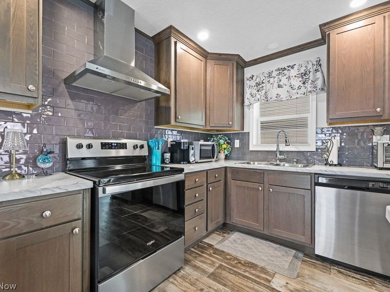 7 Michael Drive, Olmsted Township, OH 44138 Photo 4