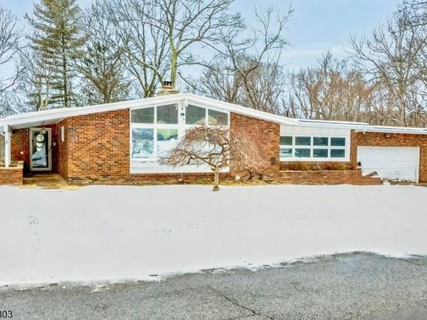 31 Deer Trail Lake Road, Hardyston, NJ 07460