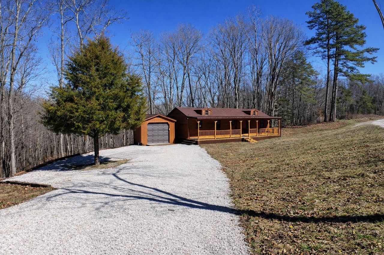 3189 Ky-399, Beattyville, KY 41311 Main Photo