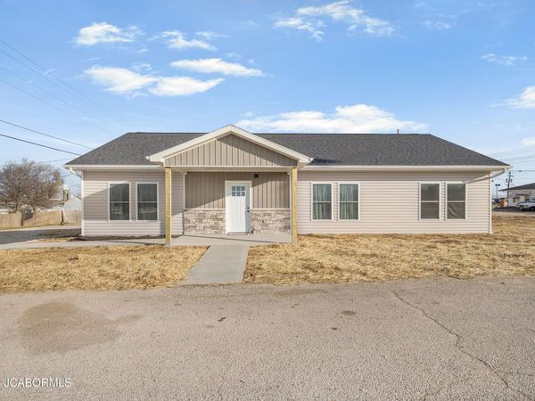 1202 HILLCREST ROAD, California, MO 65018