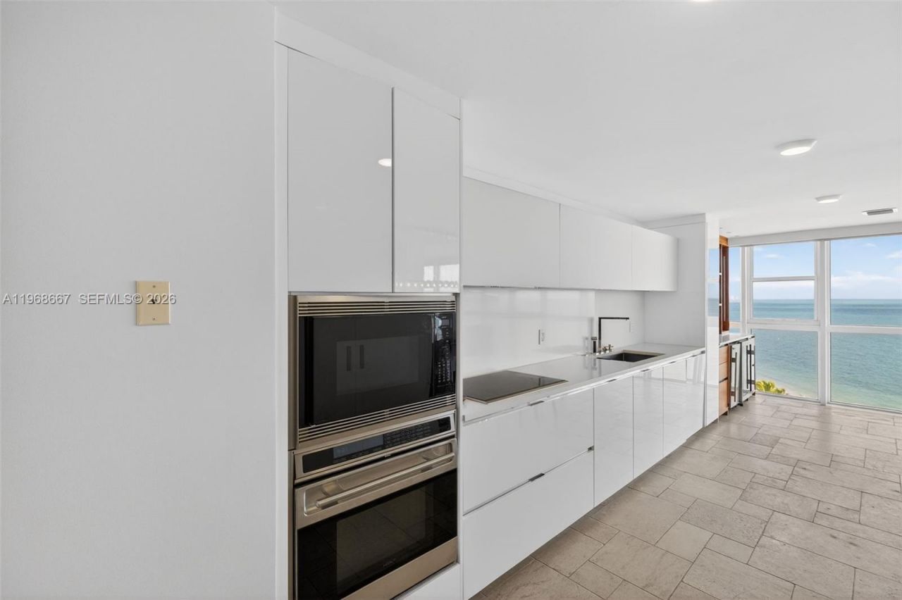 600 Grapetree Dr, Unit 11BN, Key Biscayne, FL 33149 Photo