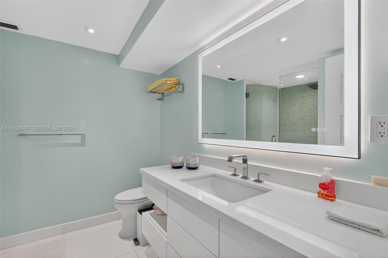 600 Grapetree Dr, Unit 11BN, Key Biscayne, FL 33149 Photo