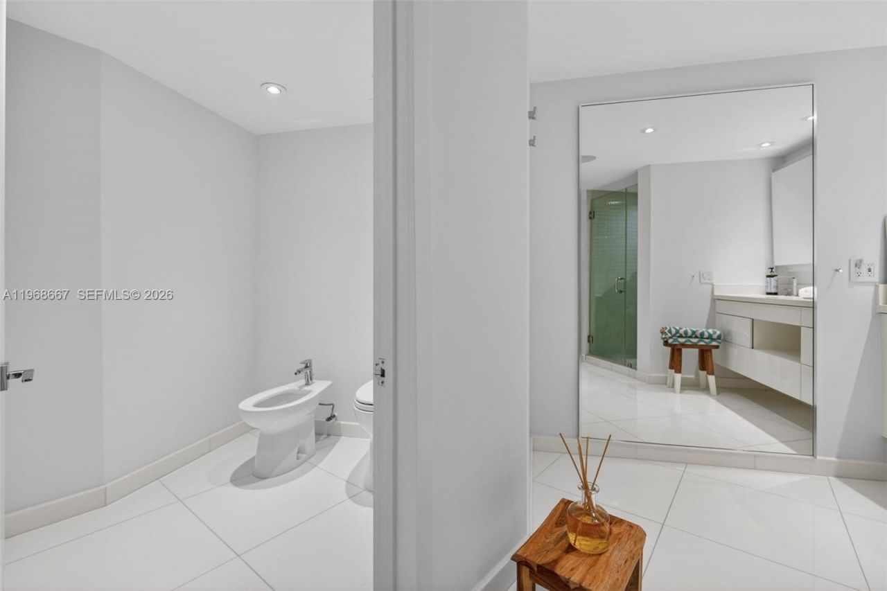 600 Grapetree Dr, Unit 11BN, Key Biscayne, FL 33149 Photo