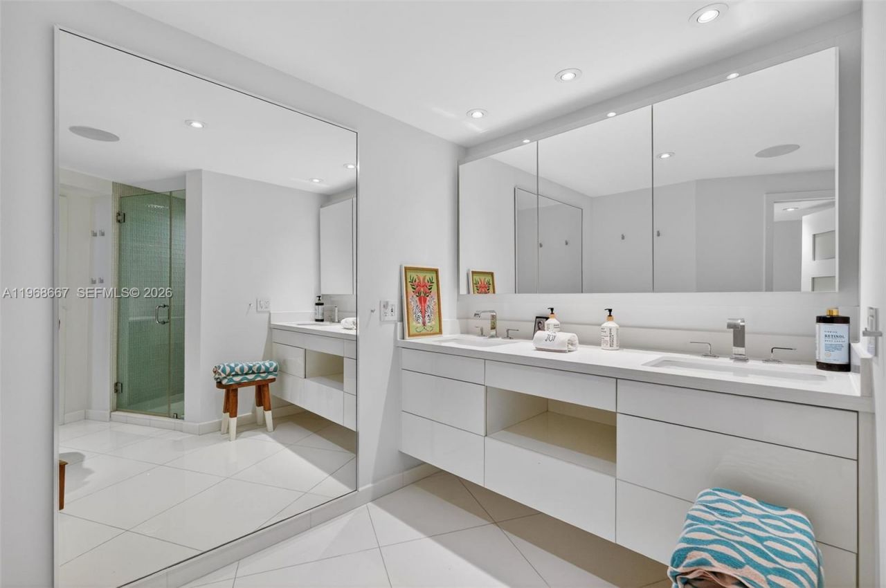 600 Grapetree Dr, Unit 11BN, Key Biscayne, FL 33149 Photo