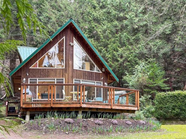 1120 Chappel Pl, Gabriola Island, BC V0R 1X2