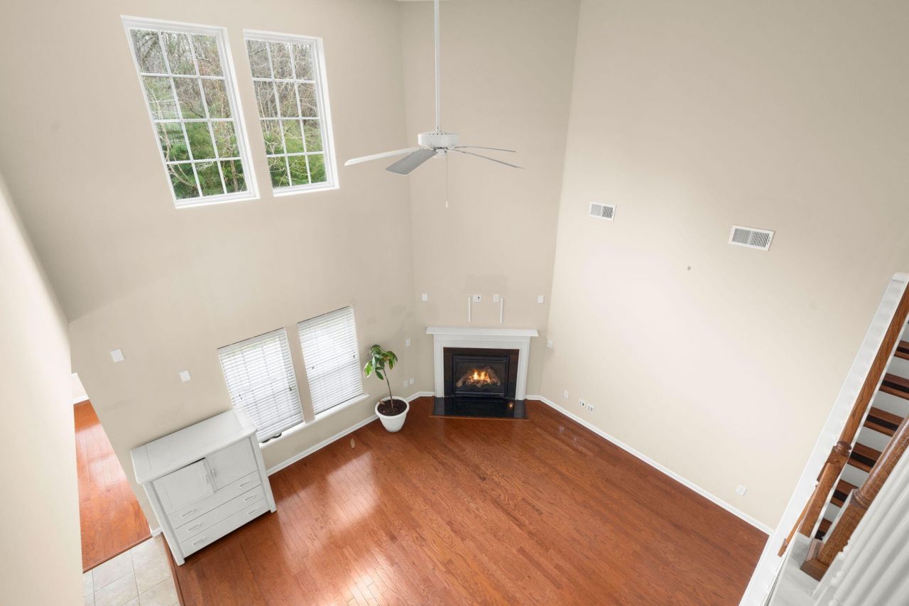 214 Mayfield Drive Photo 12