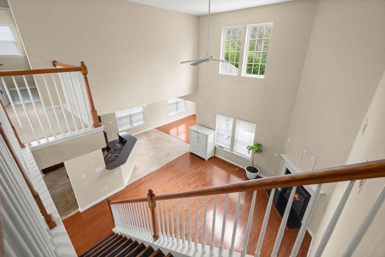 214 Mayfield Drive Photo 13