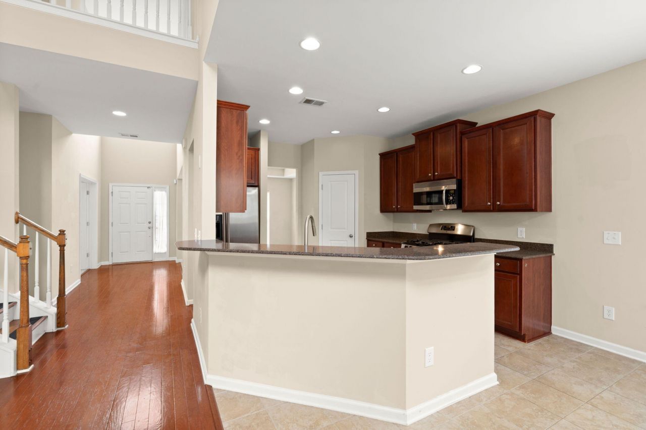 214 Mayfield Drive Photo 14