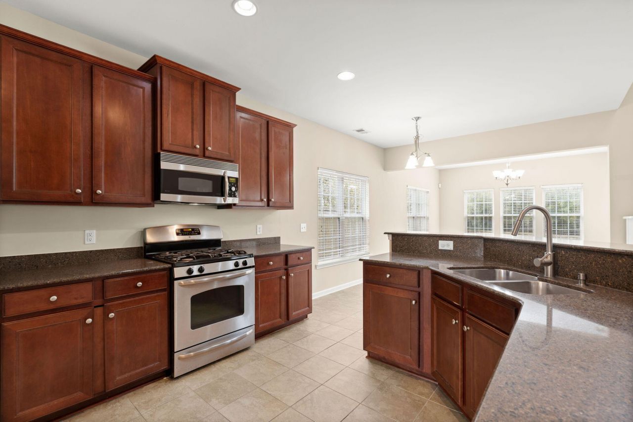 214 Mayfield Drive Photo 17