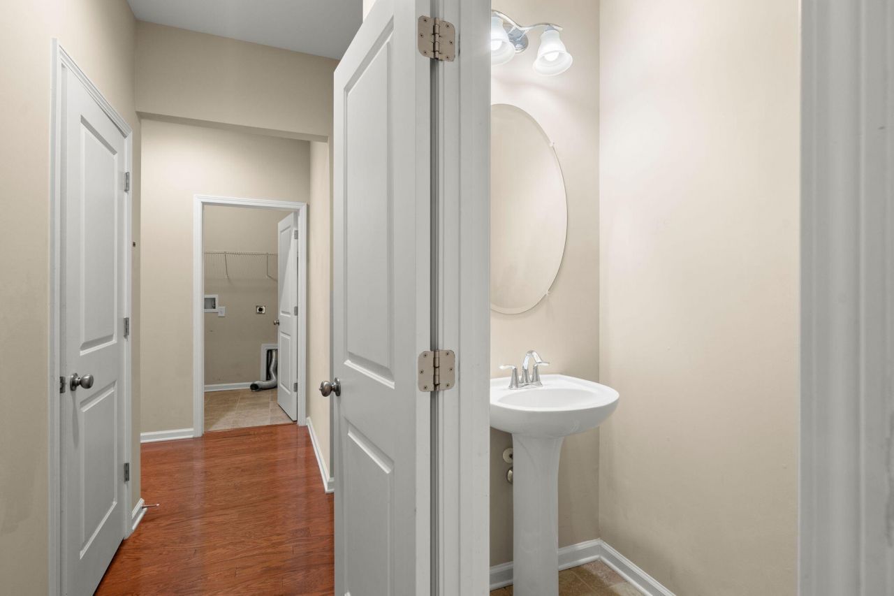 214 Mayfield Drive Photo 21