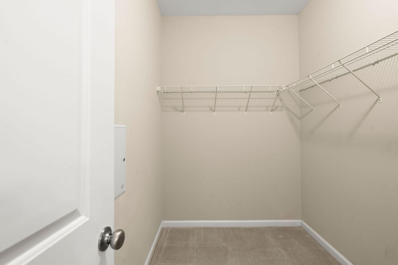 214 Mayfield Drive Photo 27