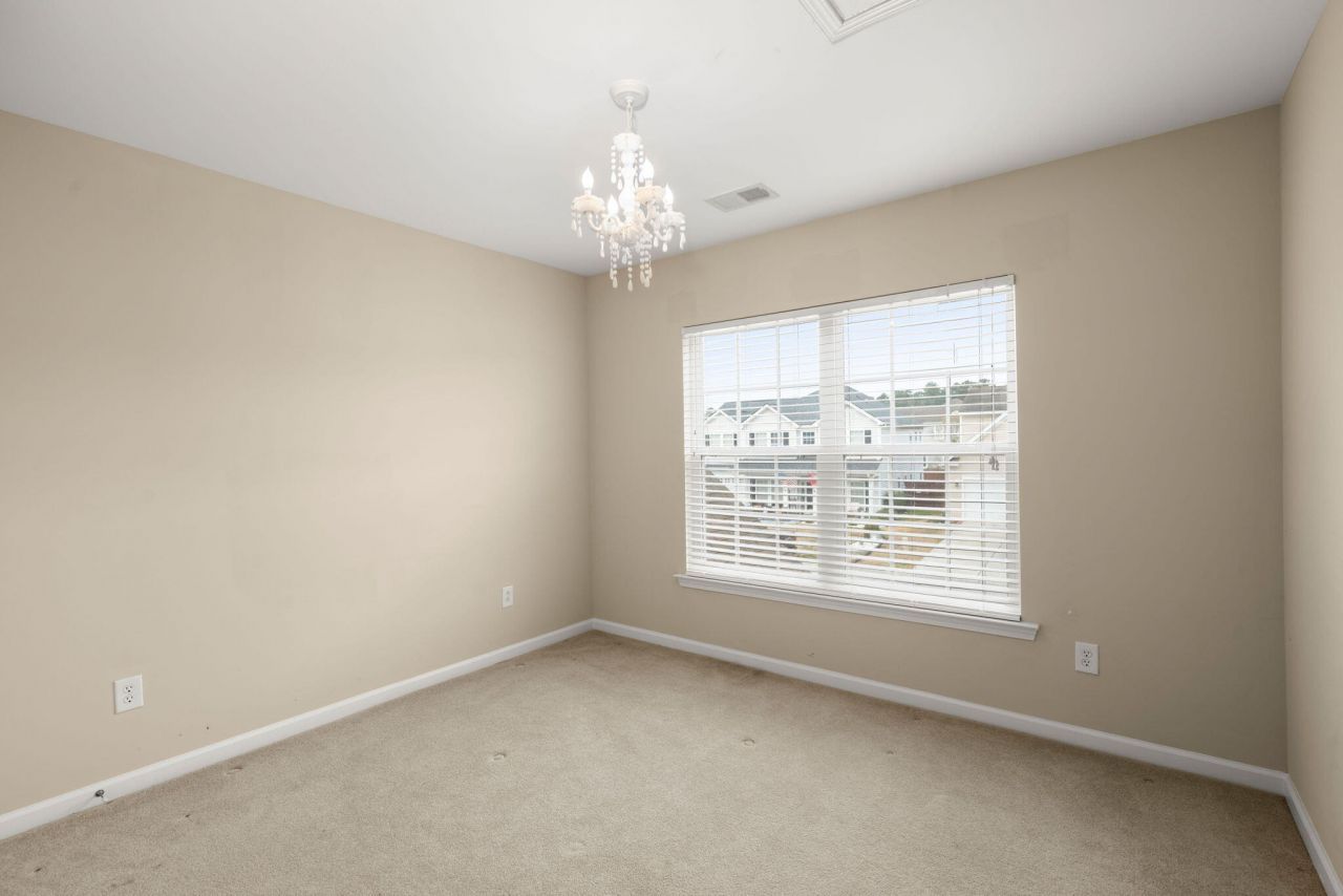 214 Mayfield Drive Photo 31