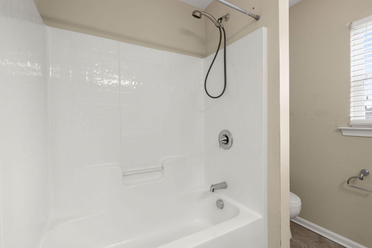 214 Mayfield Drive Photo 33