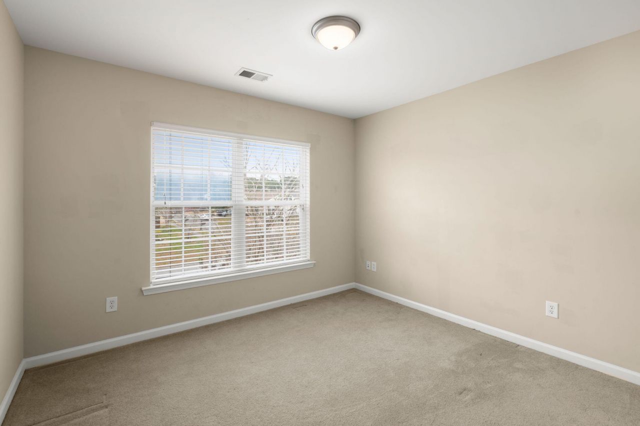 214 Mayfield Drive Photo 35