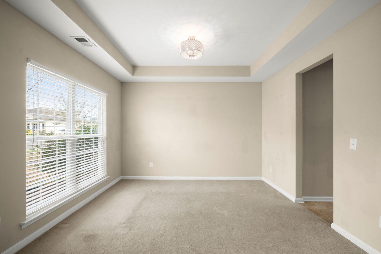 214 Mayfield Drive Photo 7