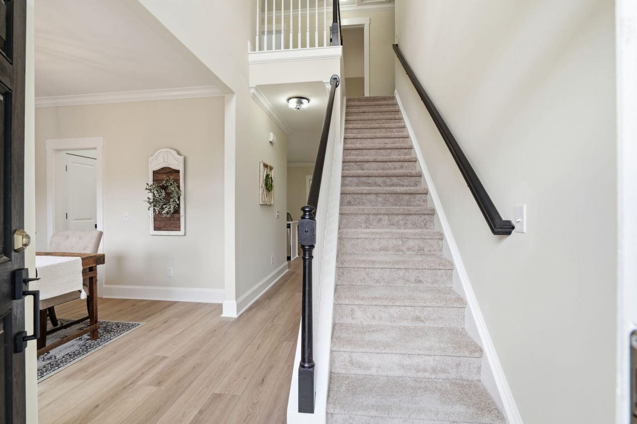 2017 Asher Loop Photo 6