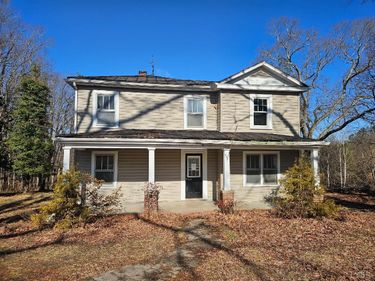 3793 Smith Mountain Lake Parkway, Huddleston, VA 24104