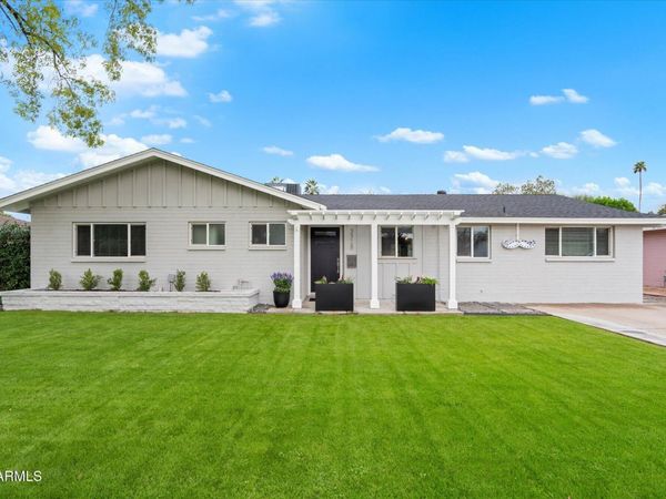 3328 E TURNEY Avenue, Phoenix, AZ 85018