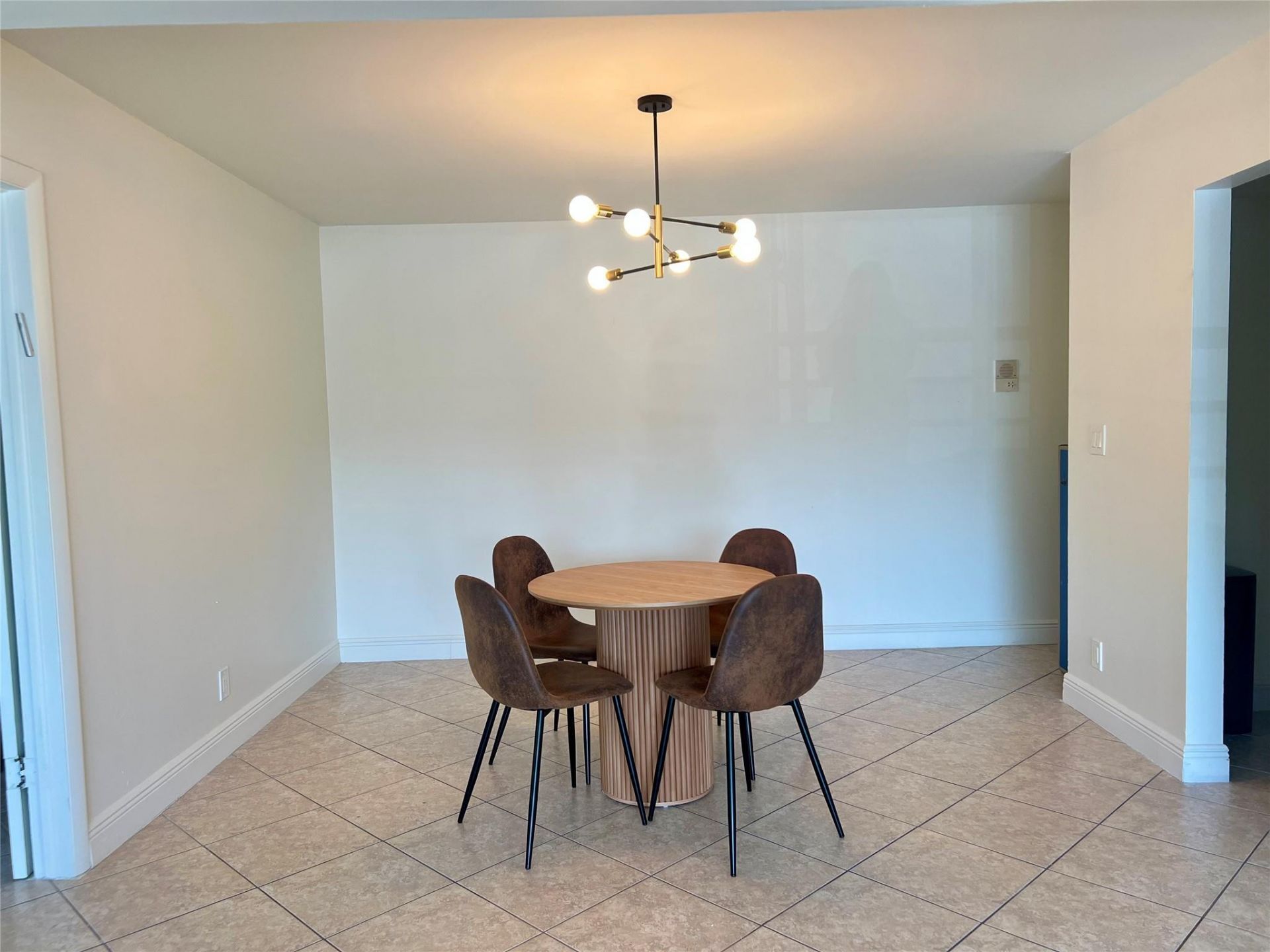 4000 N Hills Drive, Unit 28, Hollywood, FL 33021 Photo