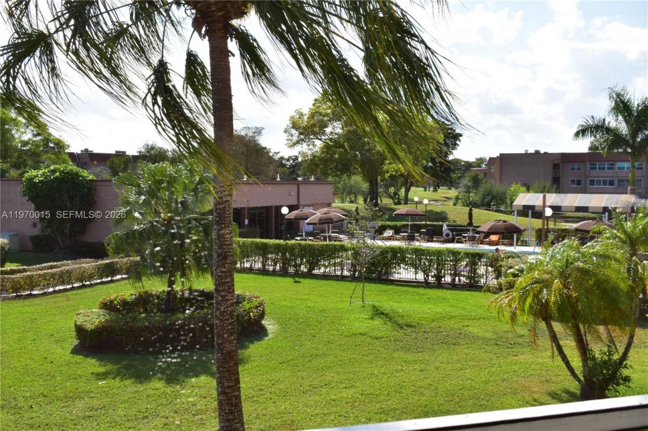 9681 Sunrise Lakes Blvd, Unit 201, Sunrise, FL 33322 Photo