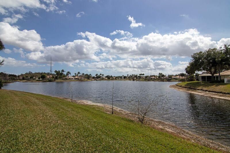 2077 Futana Way, Wellington, FL 33414 Photo