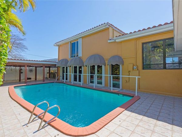 7941 SW 18th Ter, Miami, FL 33155