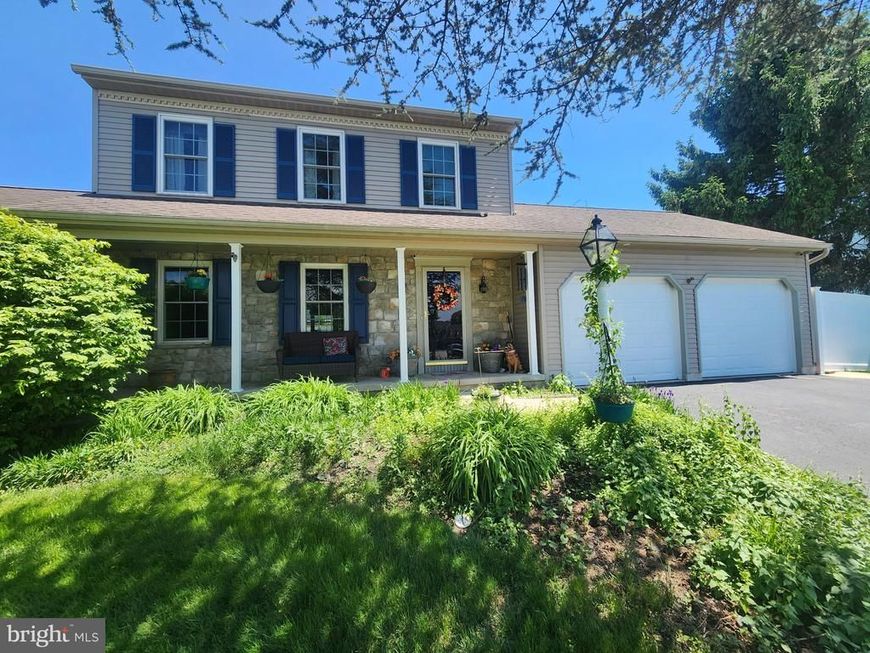 812 Kinross Kinross Avenue, York, PA 17402 Main Photo