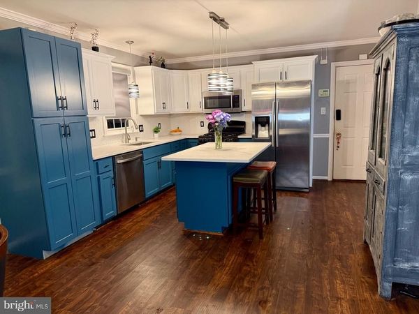 812 KINROSS KINROSS AVENUE, YORK, PA 17402