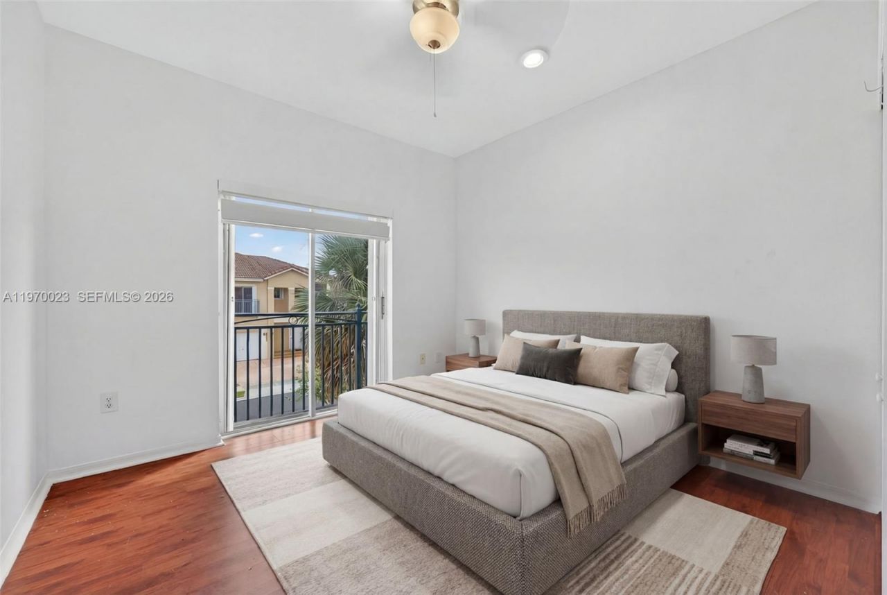 2302 NW 161st Ter, Pembroke Pines, FL 33028 Photo