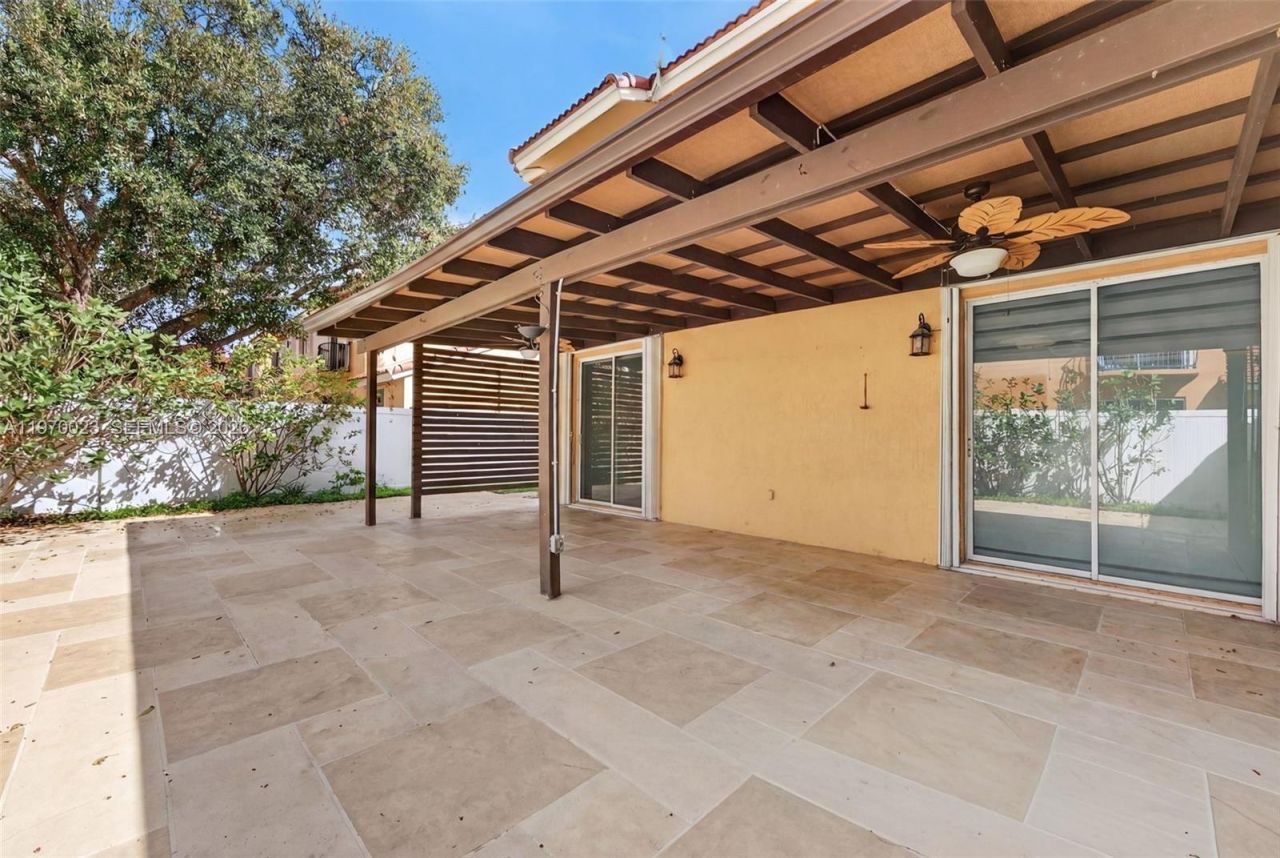 2302 NW 161st Ter, Pembroke Pines, FL 33028 Photo