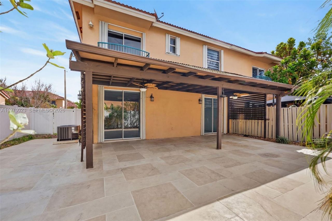 2302 NW 161st Ter, Pembroke Pines, FL 33028 Photo