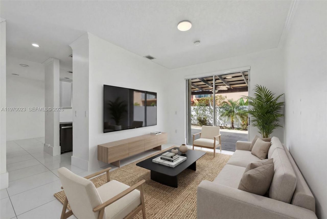 2302 NW 161st Ter, Pembroke Pines, FL 33028 Photo