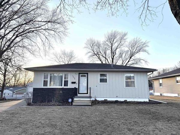 1290 Scott Ave., Waterloo, IA 50701